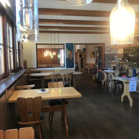 Sporthostel Roessle Bed & Breakfast
