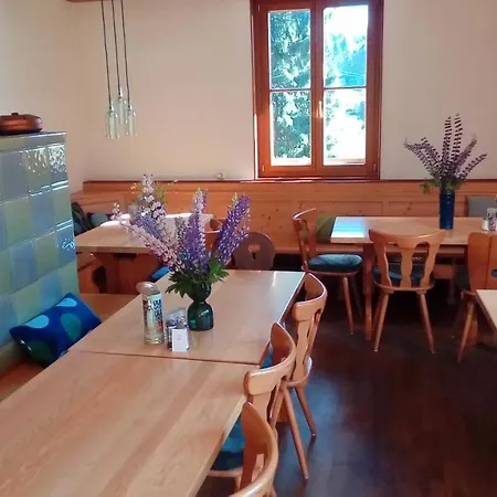 Sporthostel Roessle Bed & Breakfast